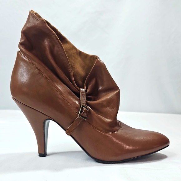 Nine West Soft Brown Leather Heeled Boots with Ruched Design Size 9.5 - Picture 1 of 9
